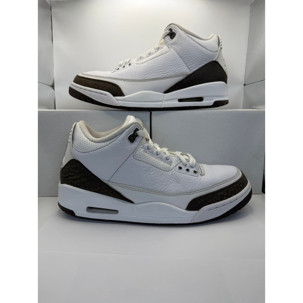 Air Jordan 3 Retro "Mocha" – Size 8.5